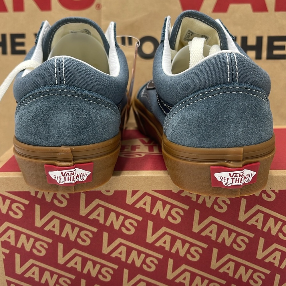Vans WMNS Old Skool
Vintage Gum Stormy Weather
VN0A5KRSRV2 Sneakers - Picture 13 of 16